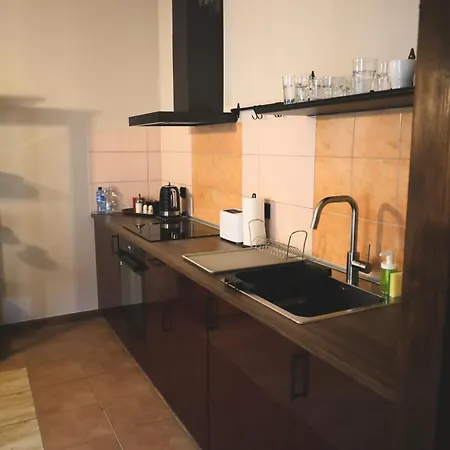 D'ali W Centrum Poznania Ul Różana 21 *